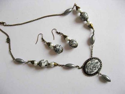 Bijuterii perle si bronz, colier si cercei 18900