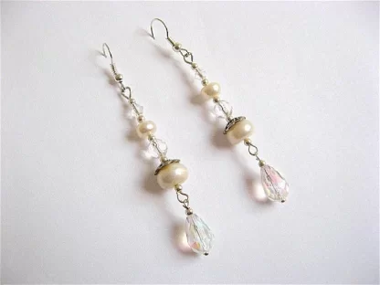 cercei cu perle naturale si cristale inaltimea 6 cm