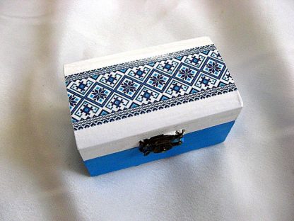 Cutie bijuterii albastru si alb cu motive traditionale romanesti 28220