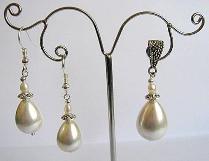 Set mireasa pandant si cercei din perle naturale 19673