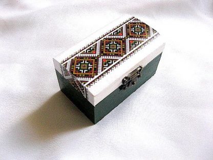 Motiv traditional pe cutie de lemn, cutie lemn accesorii si bijuterii femei 28549