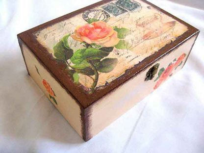 Cutie lemn design carte postala si trandafiri, model cutie 28028
