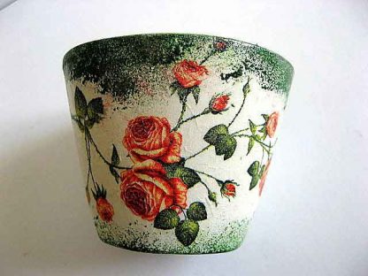 Vaza ceramica flori, model trandafiri rosii pe fundal vintage 21829
