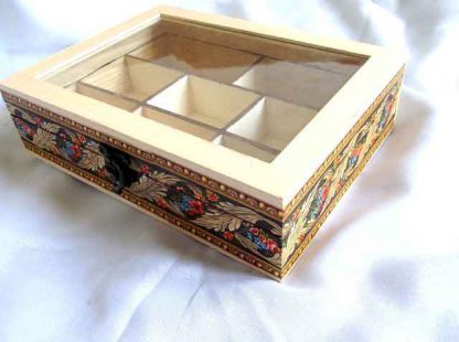 Cutie lemn cu sticla si compartimetata, cutie cu model floral 32519