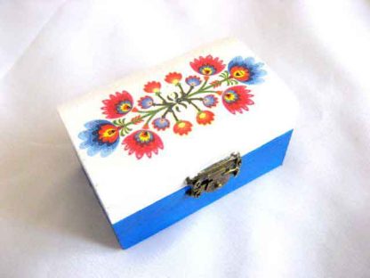 Motiv traditional flori stilizate, cutiuta lemn 27903