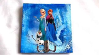 Cuier cu printesele Elsa si Anna si omul de zapada Olaf, cuier de lemn 32119