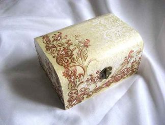 Cutie gen cufar cu elemente decorative rosu cu galben, cutie lemn 26664