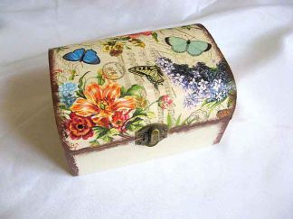 Cutie gen cufar cu model floral si fluturi, cutie de lemn 26803