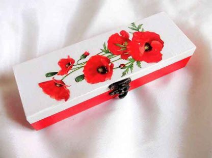 Cutie cu buchet de maci rosii pe fundal alb, cutie de lemn cadou femei 33177