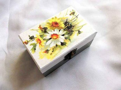 Cutiuta cu buchet de flori alb si galben, cutiuta cadou 33291