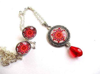 Mandala elemente decorative rosii, portocalii si verzi, set bijuterii 33452. 