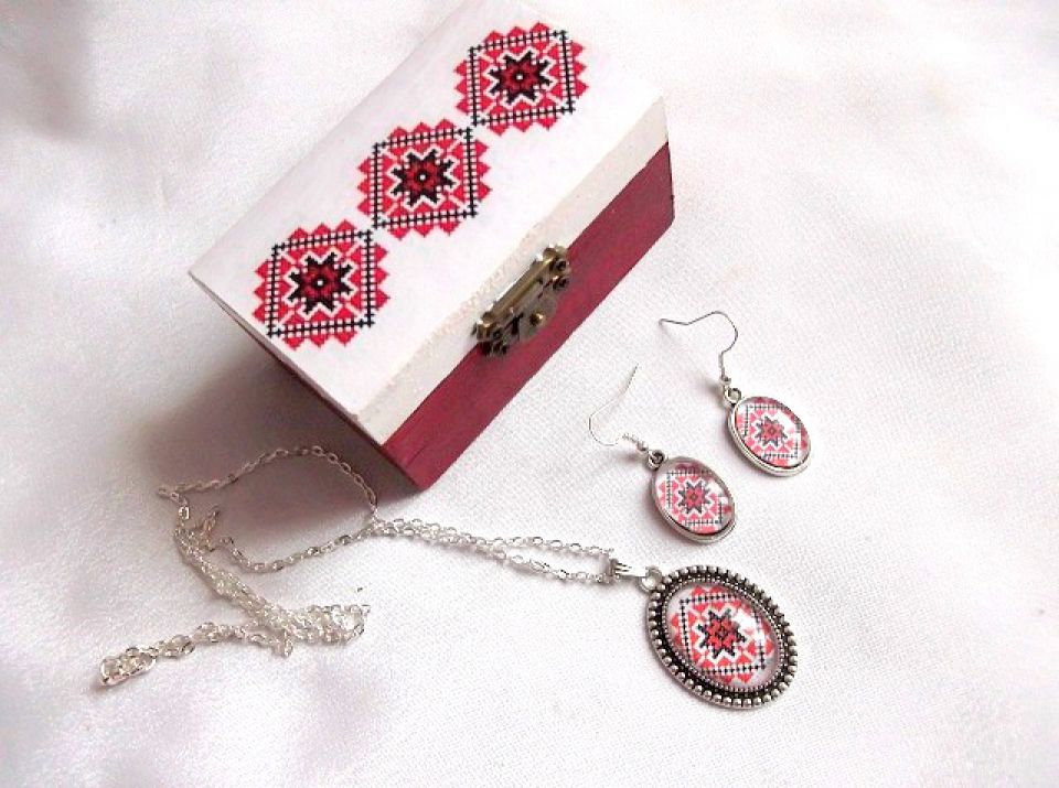 Objector remaining Risky Set cadou, cutie si bijuterii femei, set cu motive traditionale 33810 –  Cadouri handmade