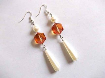 Cercei perle albe si cristale portocalii, cercei cadou 34673